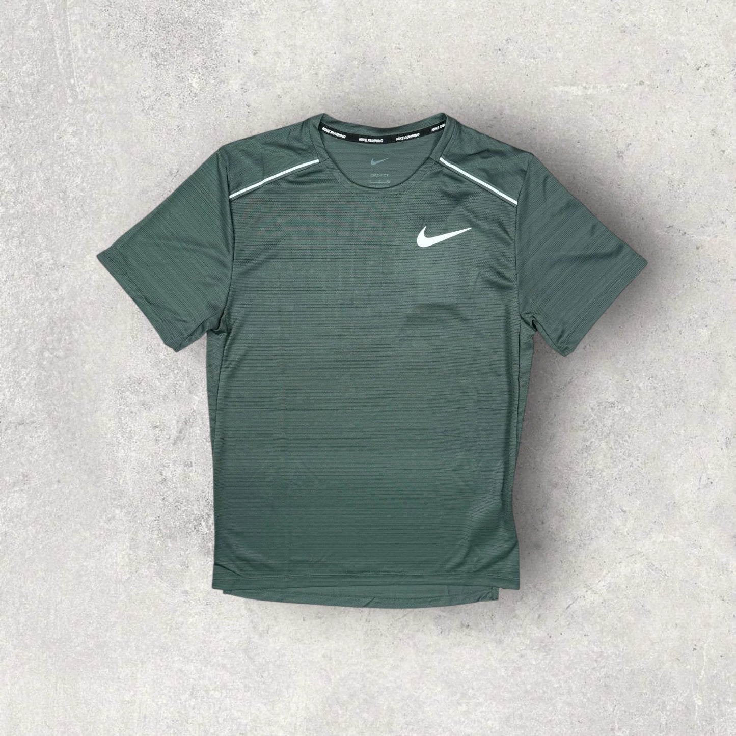 NIKE MILER T-SHIRT - VINTAGE GREEN