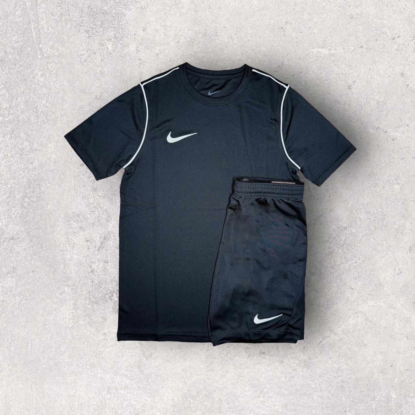 NIKE DRI-FIT SET 2.0 - T-SHIRT & SHORTS - BLACK