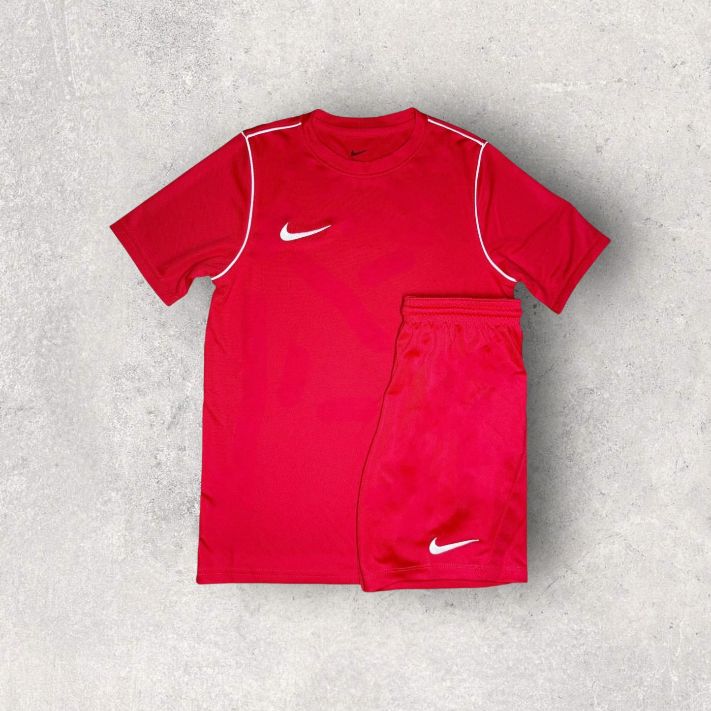 NIKE DRI-FIT SET 2.0 - T-SHIRT & SHORTS - RED