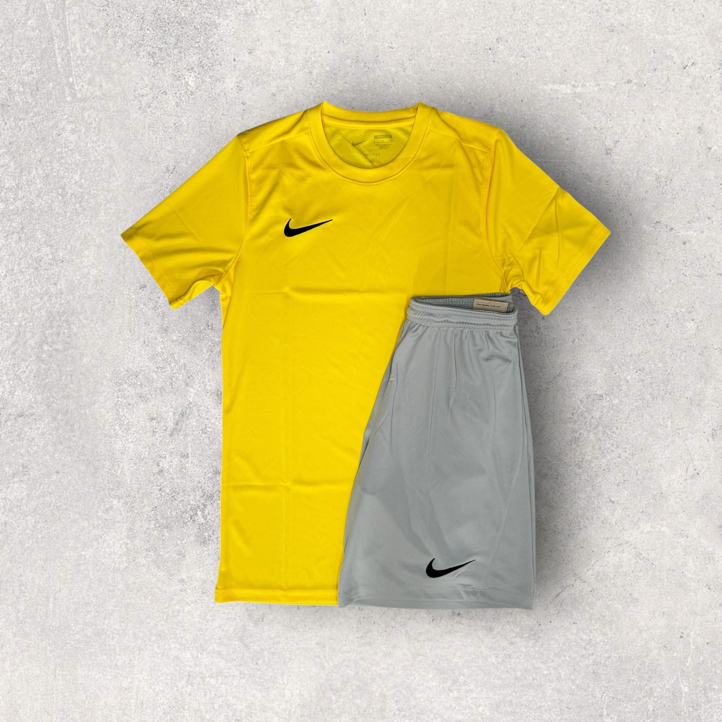 NIKE DRI-FIT SET - T-SHIRT & SHORTS - YELLOW/GREY
