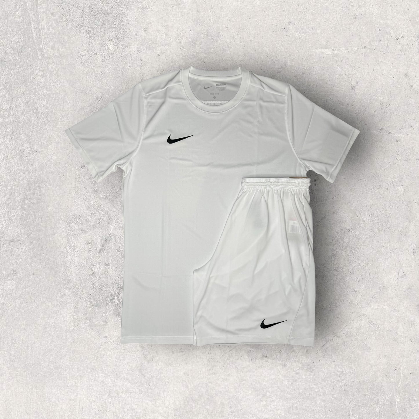 NIKE DRI-FIT SET - T-SHIRT & SHORTS - WHITE
