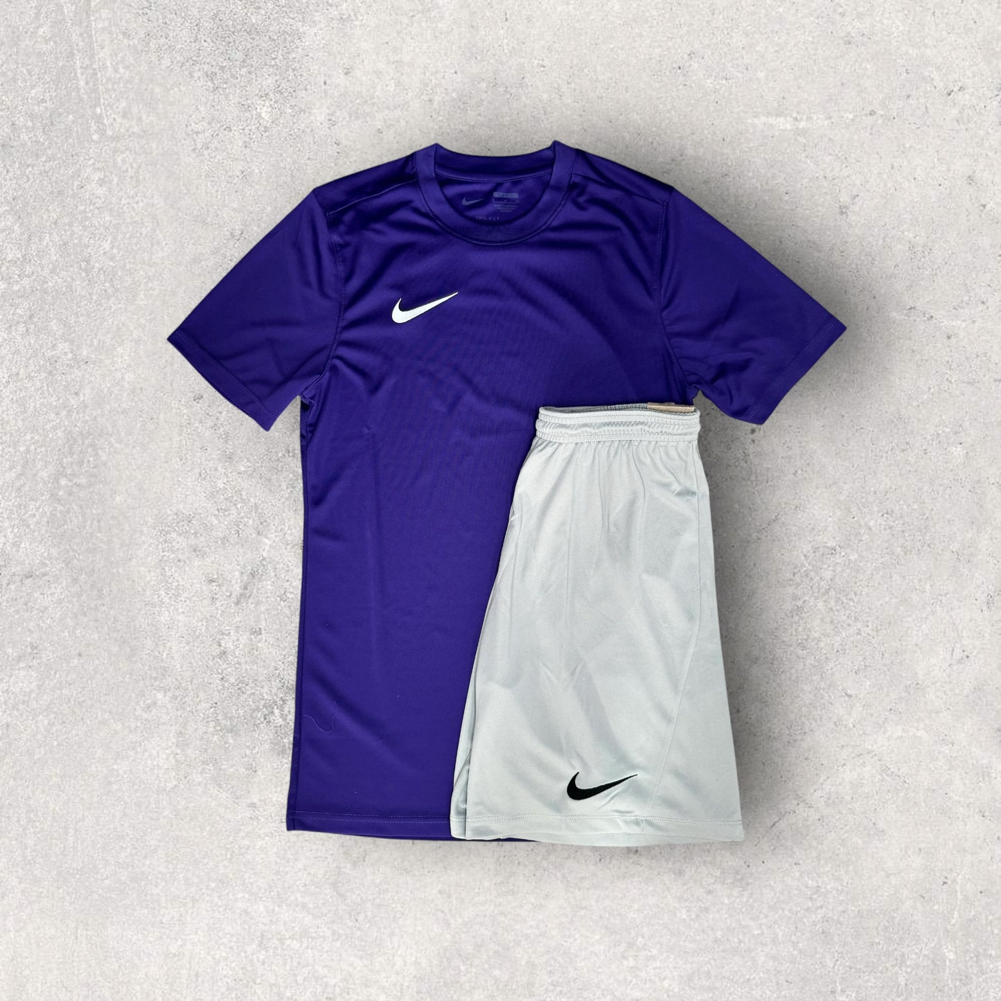NIKE DRI-FIT SET - T-SHIRT & SHORTS - PURPLE/GREY