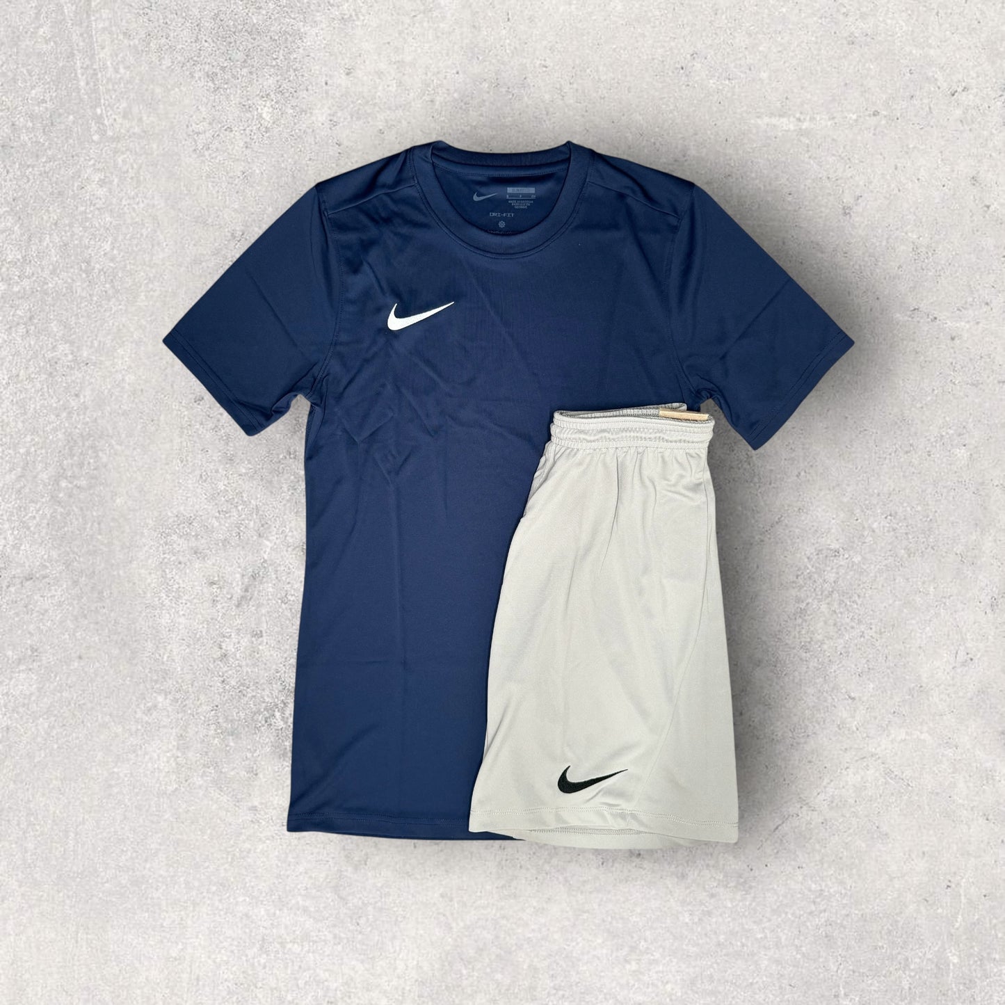 NIKE DRI-FIT SET - T-SHIRT & SHORTS - NAVY/GREY