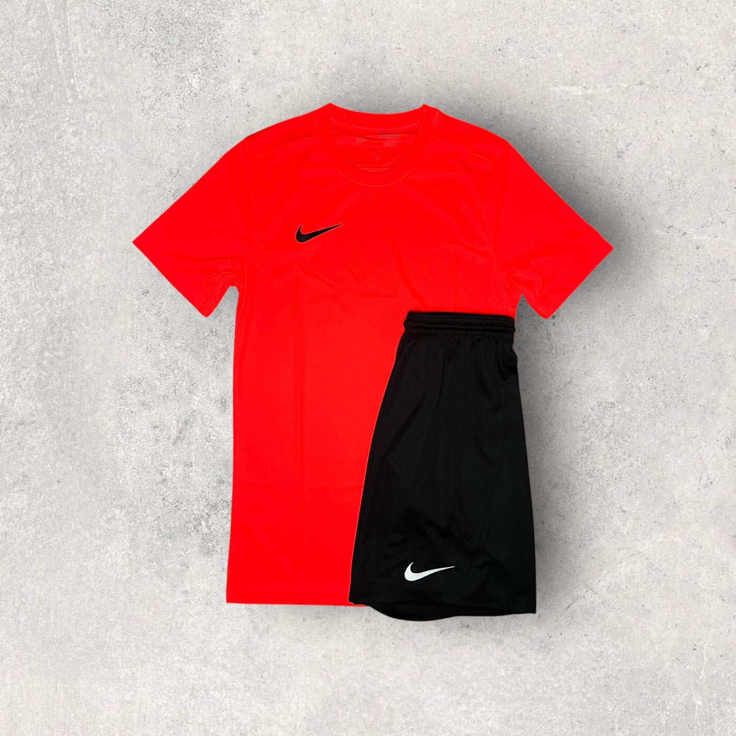 NIKE DRI-FIT SET - T-SHIRT & SHORTS - CRIMSON/BLACK