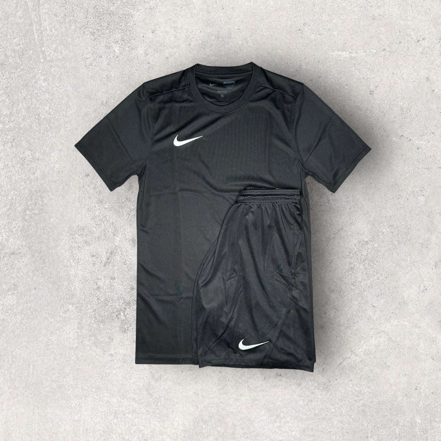 NIKE DRI-FIT SET - T-SHIRT & SHORTS - BLACK