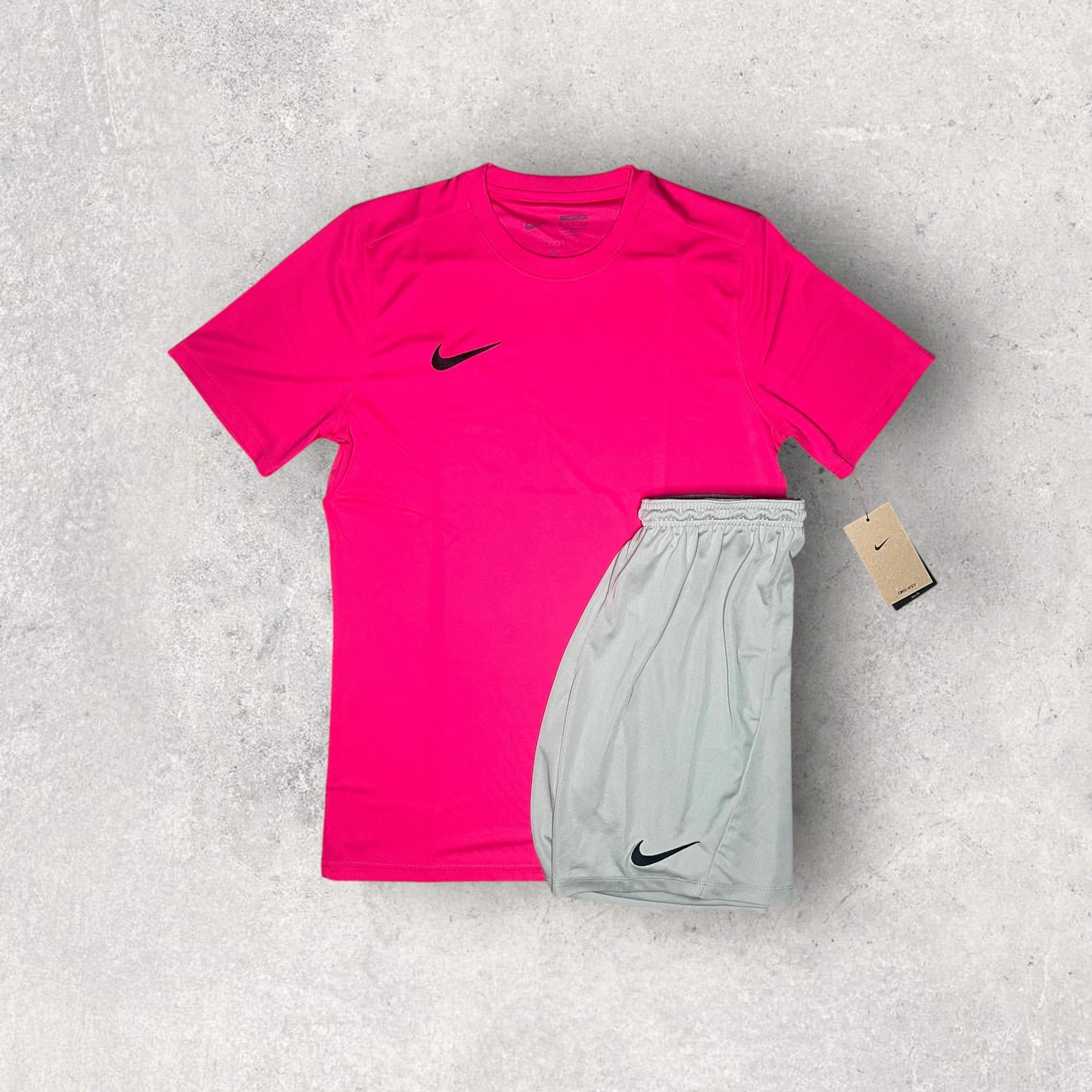 NIKE DRI-FIT SET - T-SHIRT & SHORTS - PINK/GREY