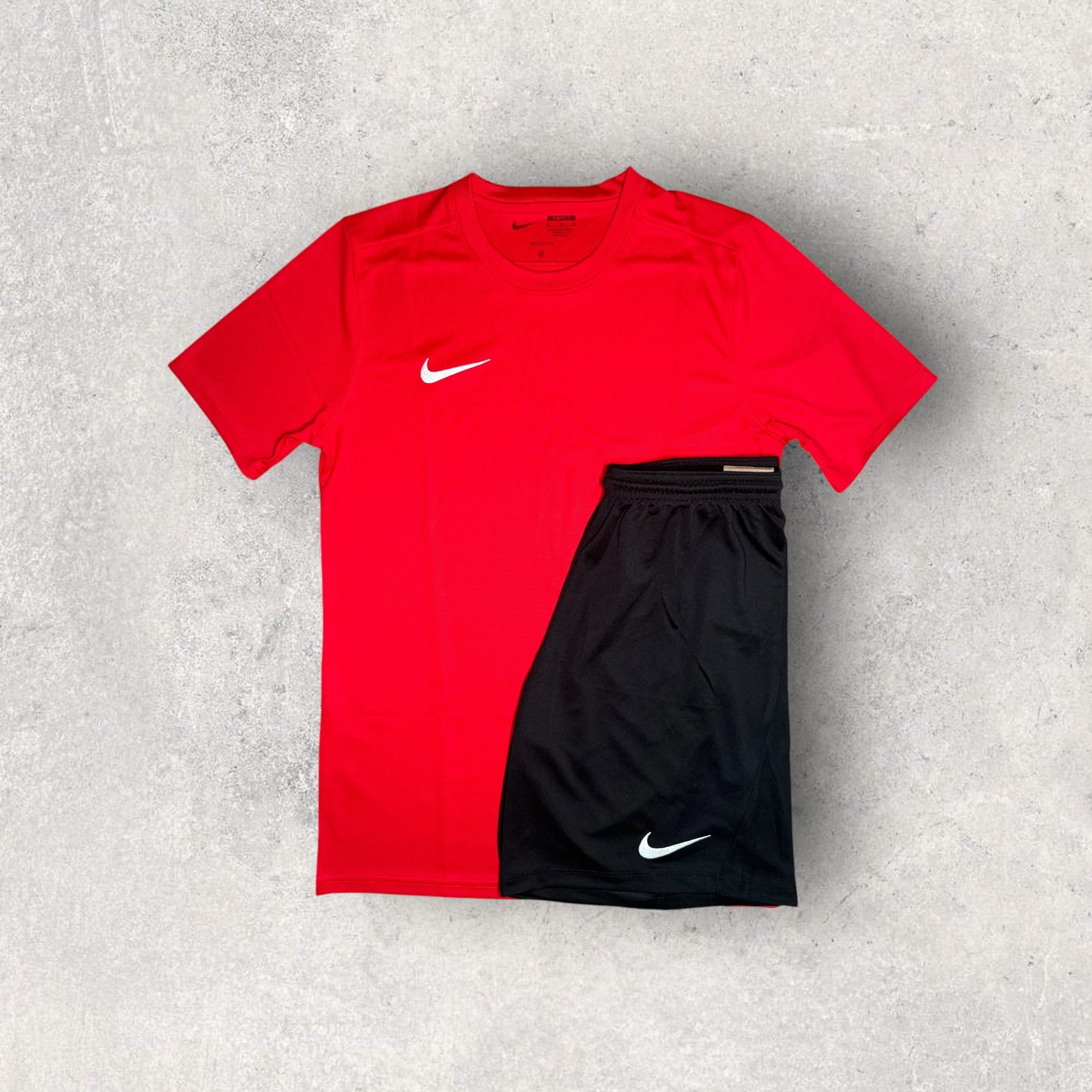NIKE DRI-FIT SET - T-SHIRT & SHORTS - RED/BLACK