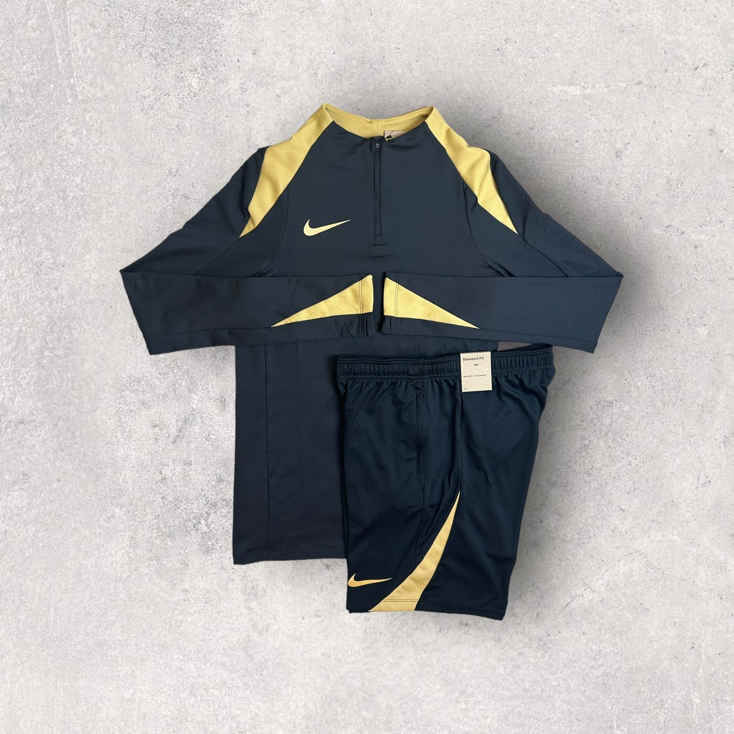 NIKE STRIKE 1/4 ZIP/SHORT SET - BLACK/GOLD