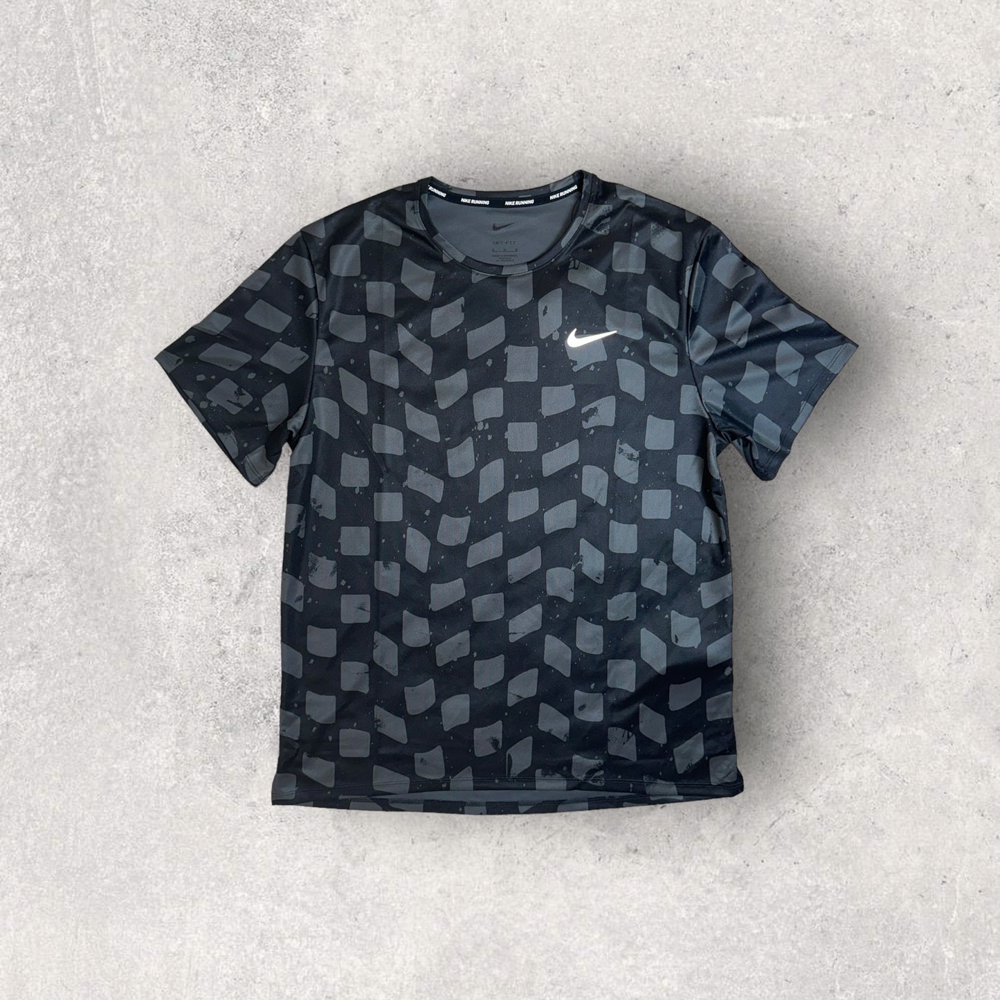 NIKE MILER T-SHIRT/SHORT SET - BLACK/GREY