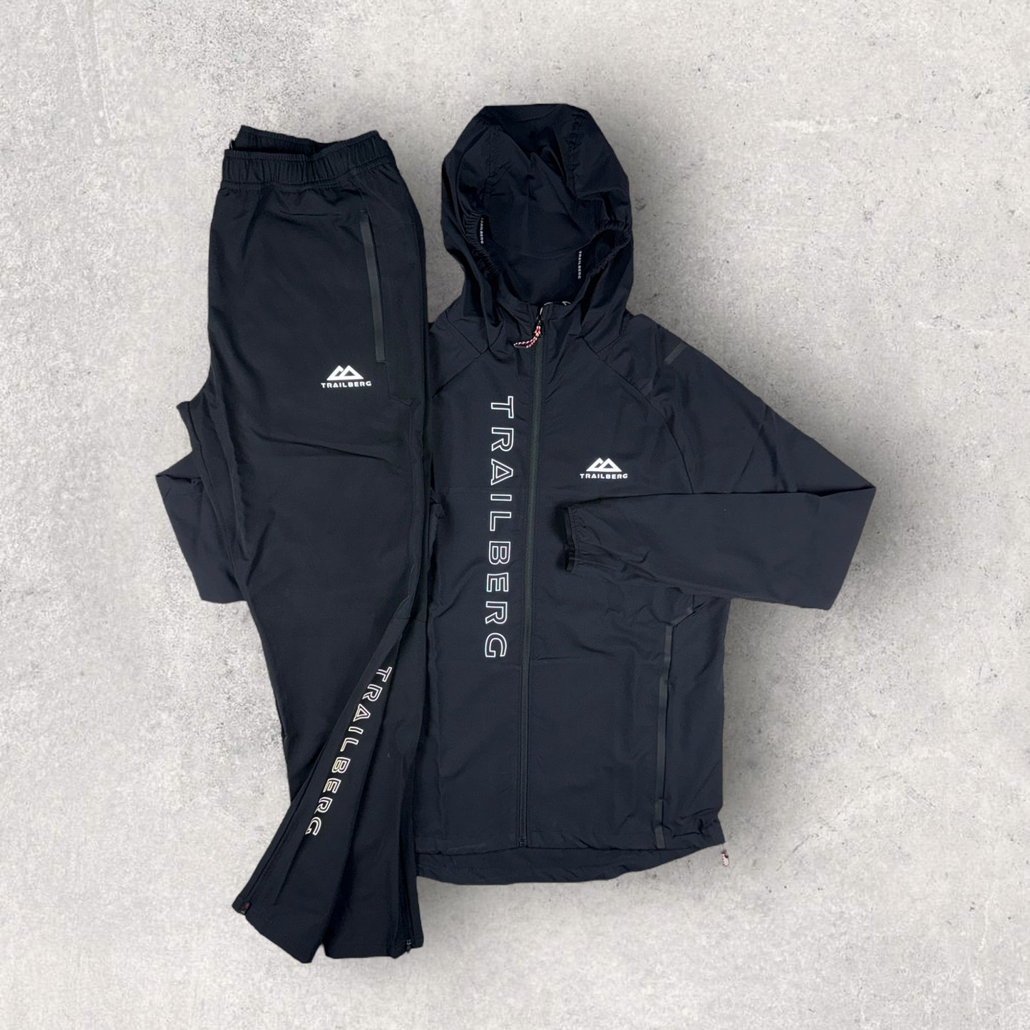 TRAILBERG TECH TRACKSUIT - BLACK