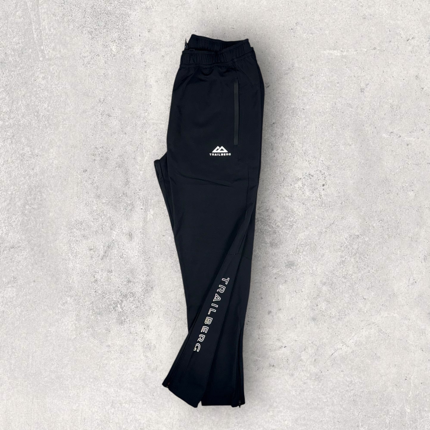 TRAILBERG TECH TRACKSUIT - BLACK