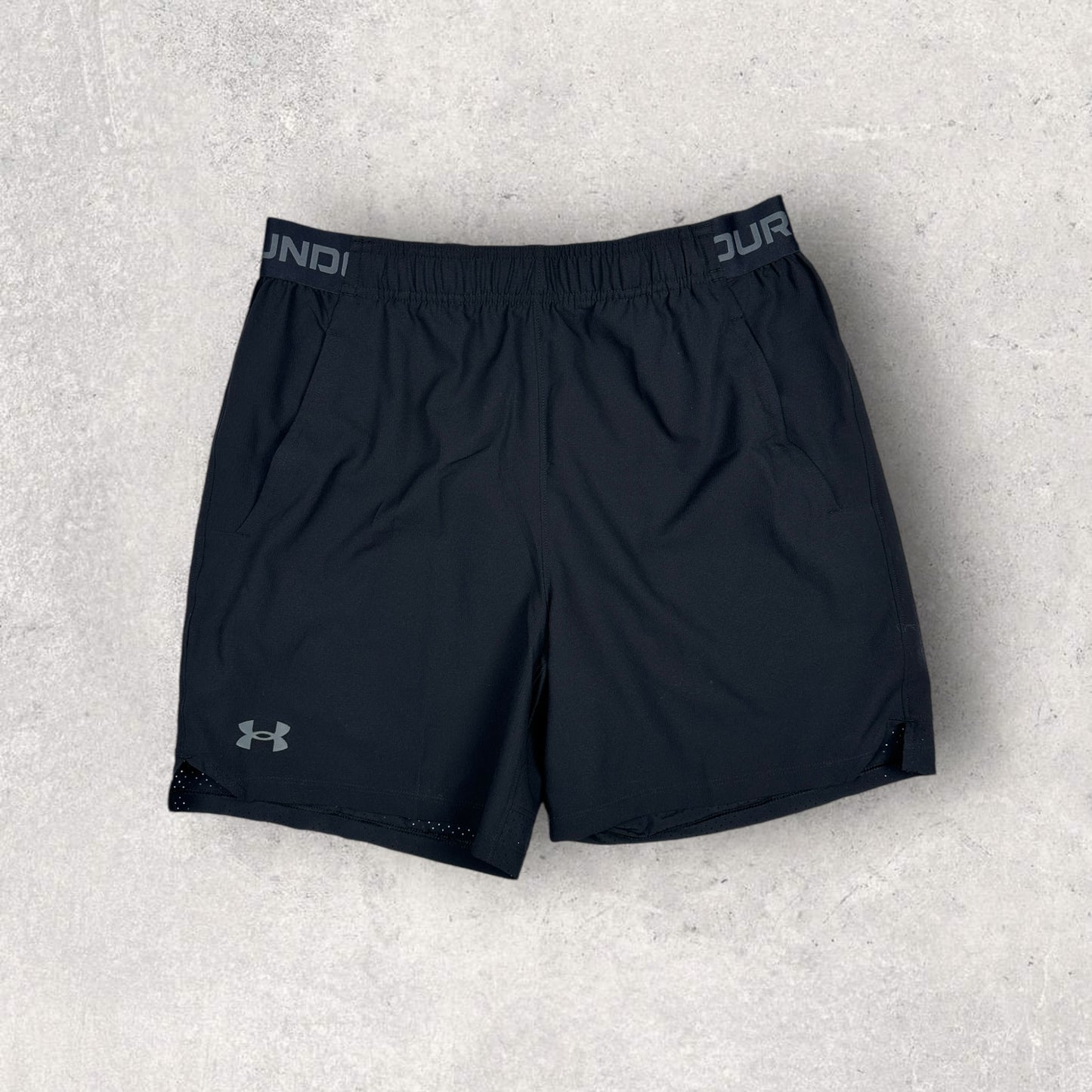 UNDER ARMOUR VANISH 6 INCH SHORT - BLACK