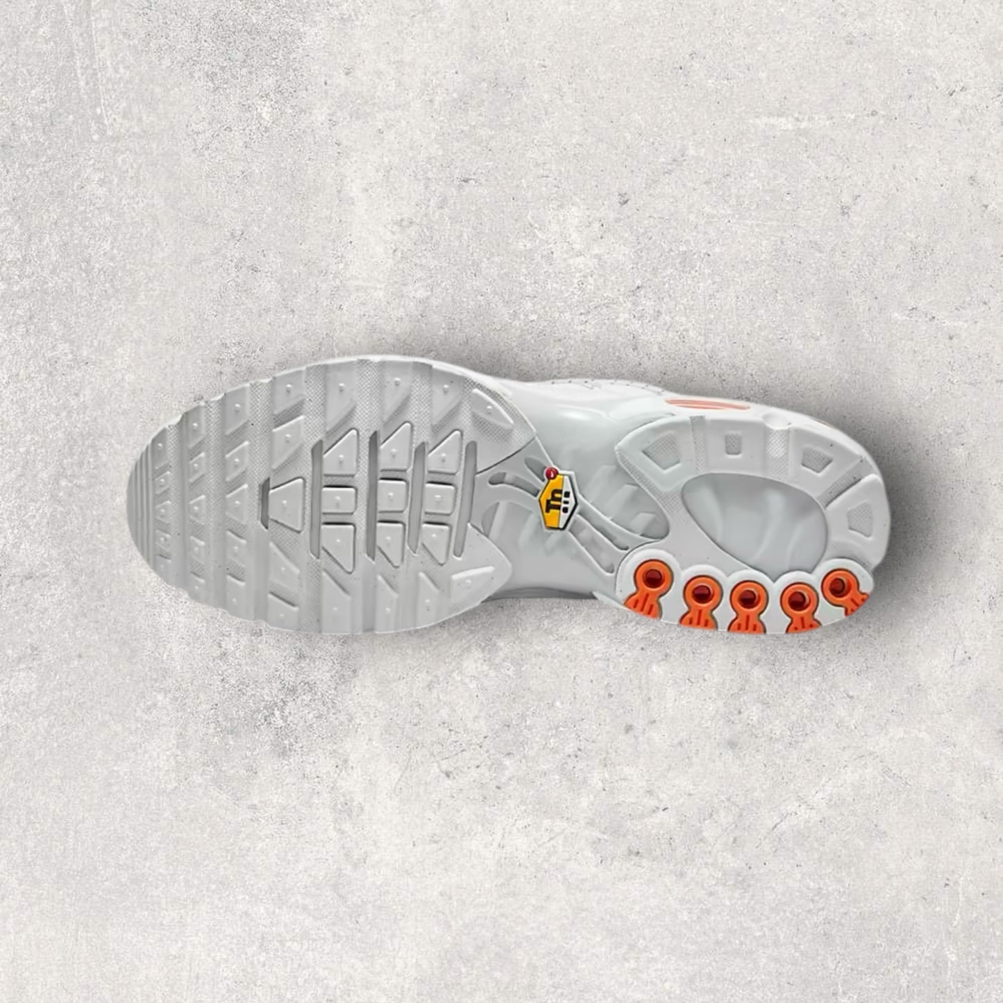 NIKE AIR MAX PLUS UTILTY - WHITE/ORANGE