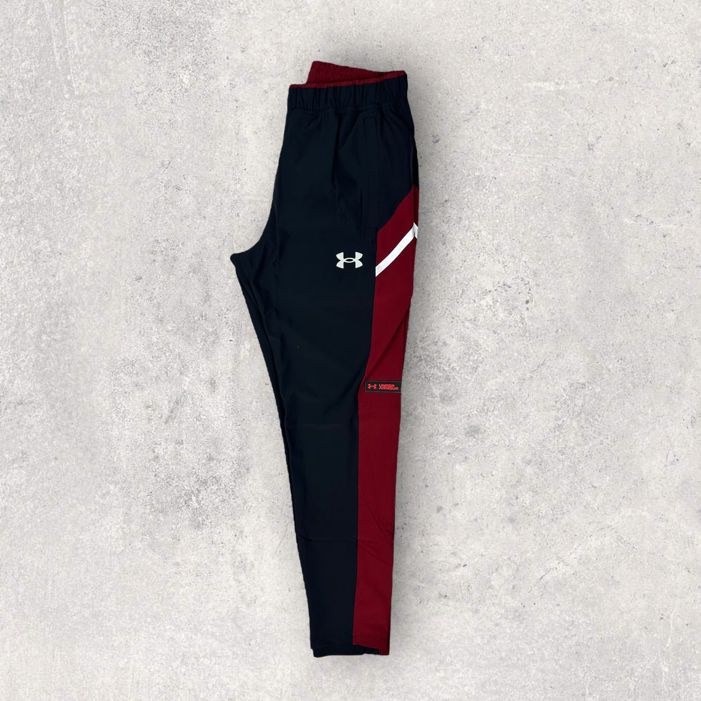 UNDER ARMOUR UTILITY WOVEN TRACKSUIT - RED/BLACK