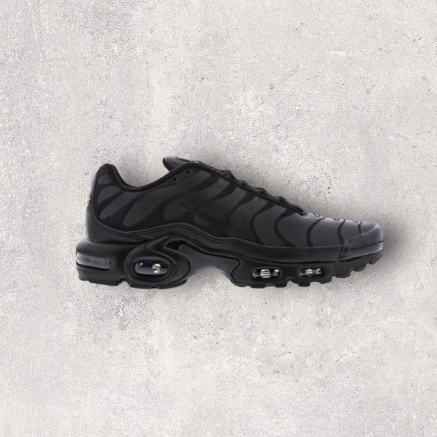 NIKE AIR MAX PLUS TN - BLACK LEATHER