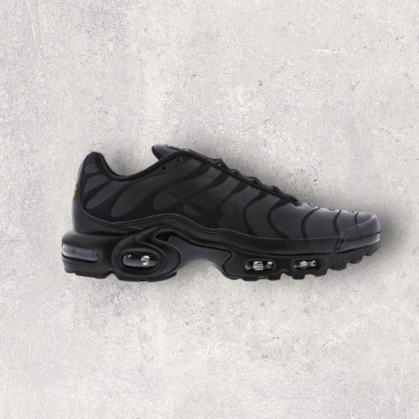 NIKE AIR MAX PLUS TN - BLACK LEATHER