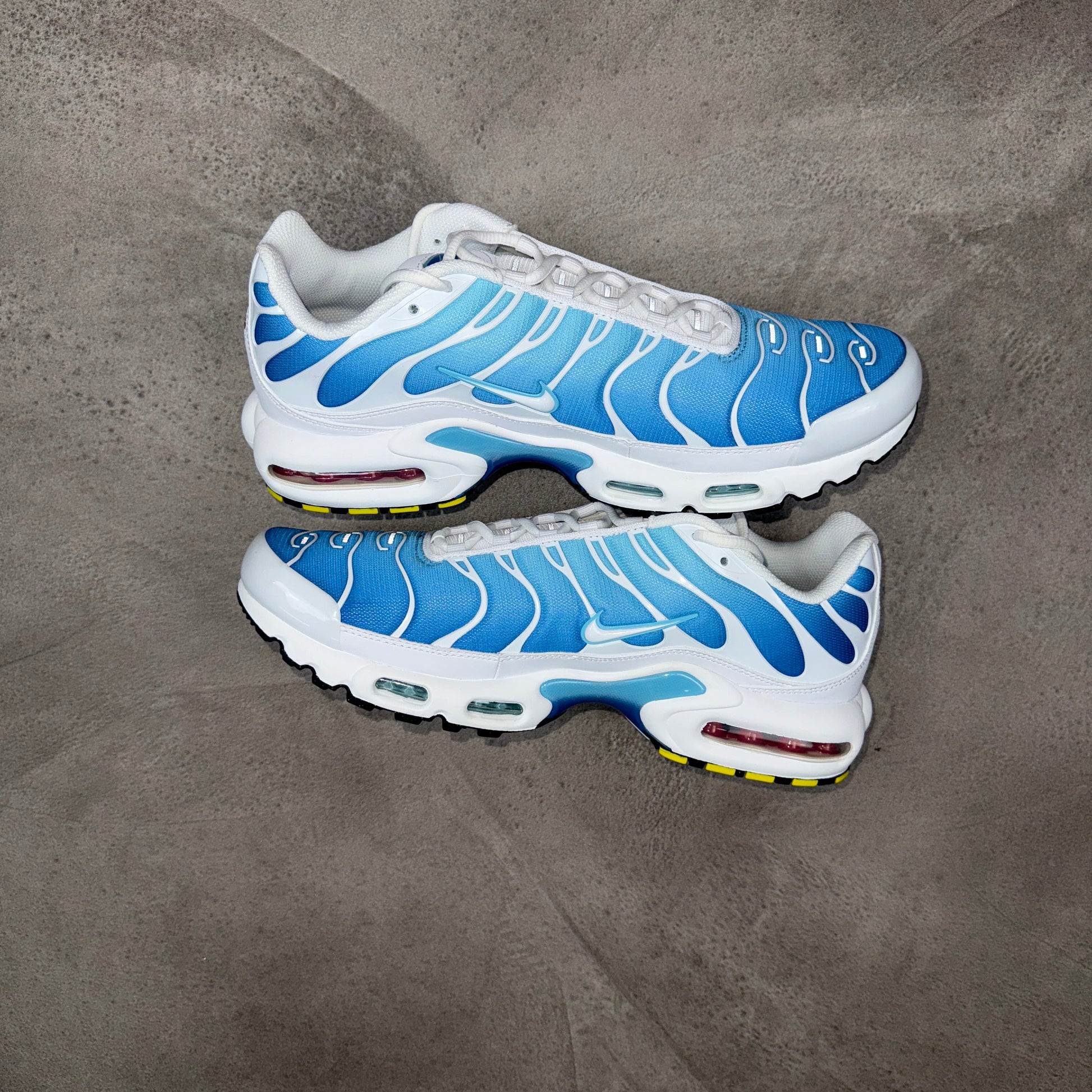 NIKE AIR MAX PLUS TN SKY BLUE – JBKDELUXE - Main Image