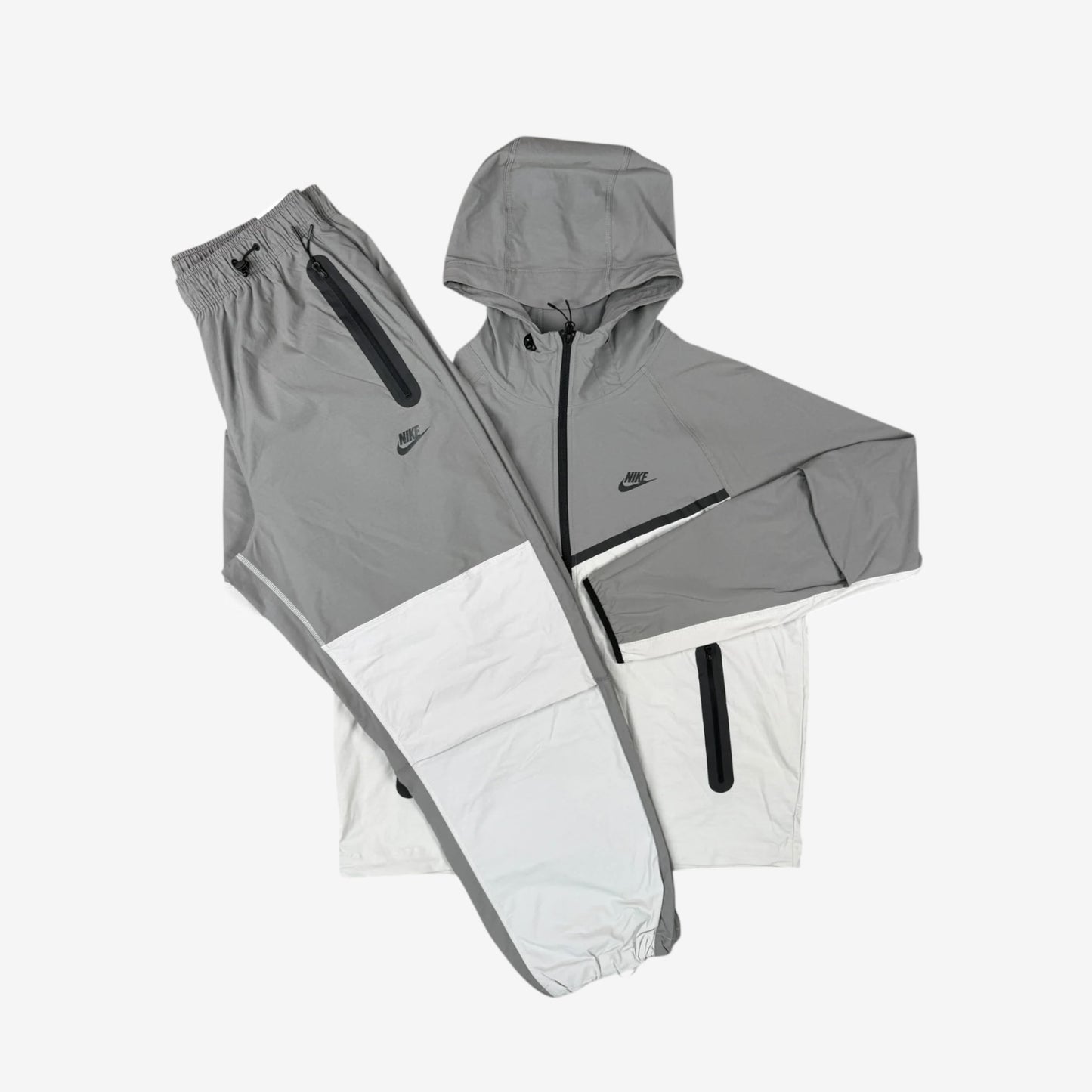 NIKE TECH WOVEN OVERSIZED TRACKSUIT - LIGHT IRON/BLACK