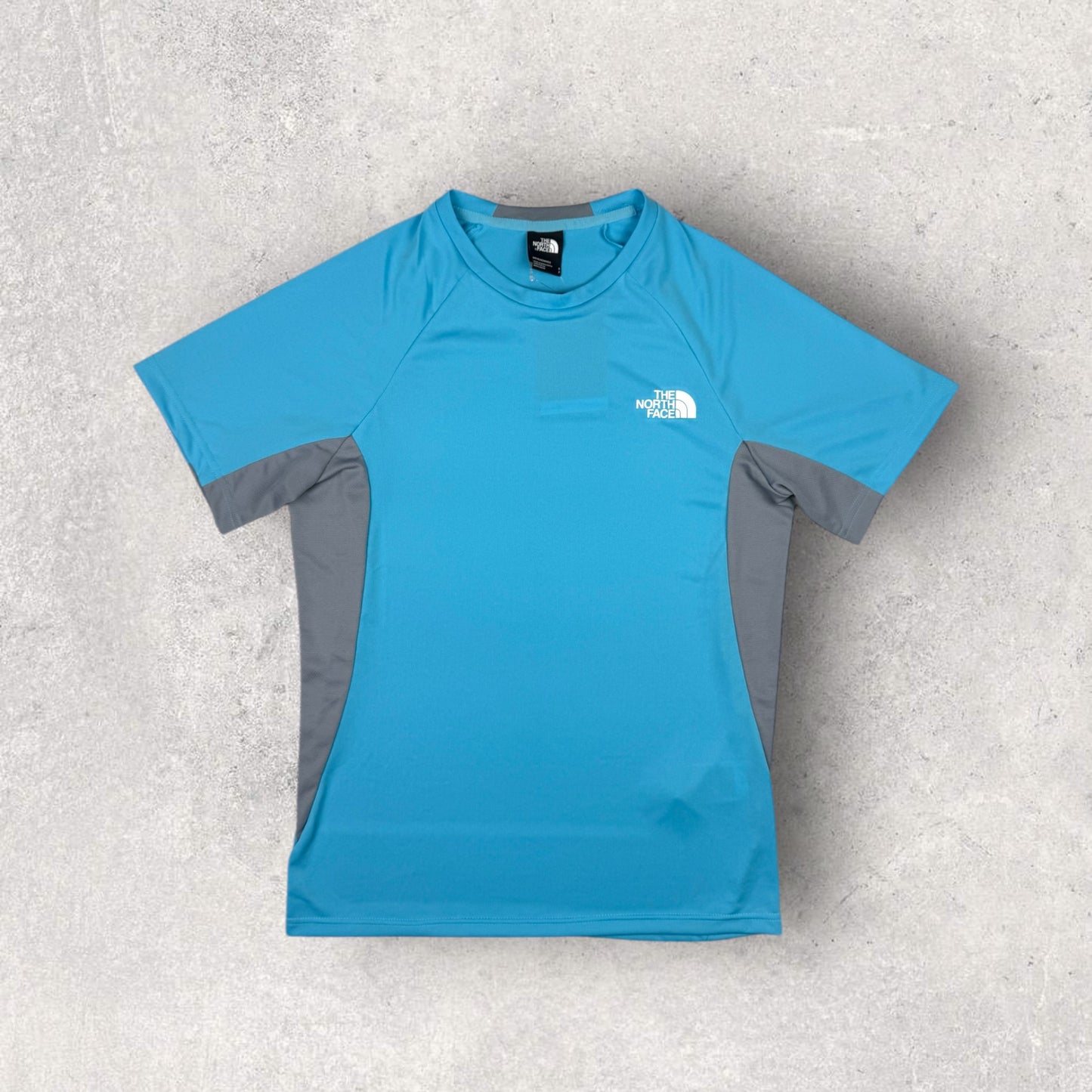 NORTH FACE PERFORMANCE T-SHIRT