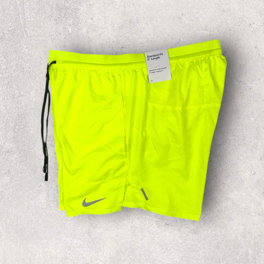 NIKE FLEX STRIDE SHORTS 5 INCH - VOLT