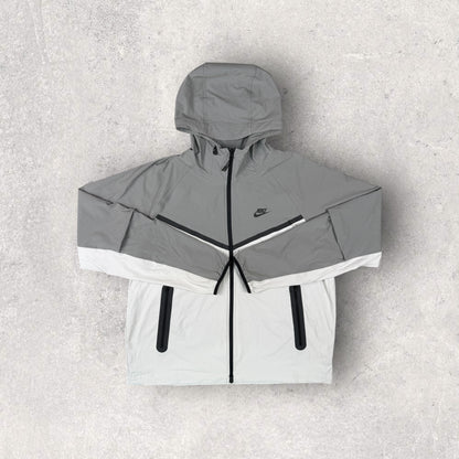 NIKE TECH WOVEN OVERSIZED TRACKSUIT - LIGHT IRON/BLACK