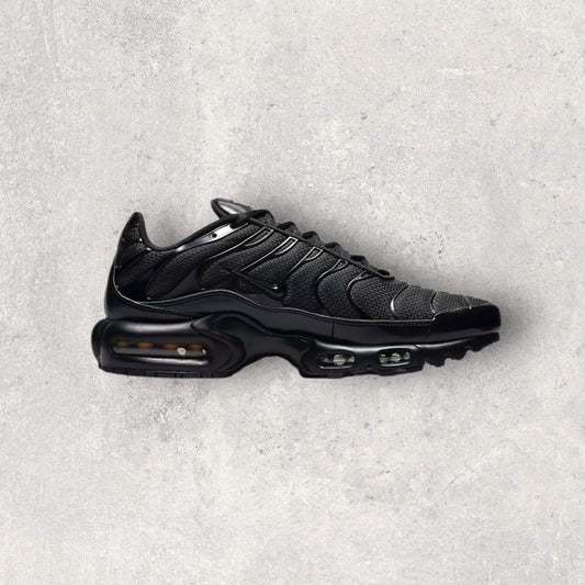 NIKE AIR MAX PLUS TN - BLACK