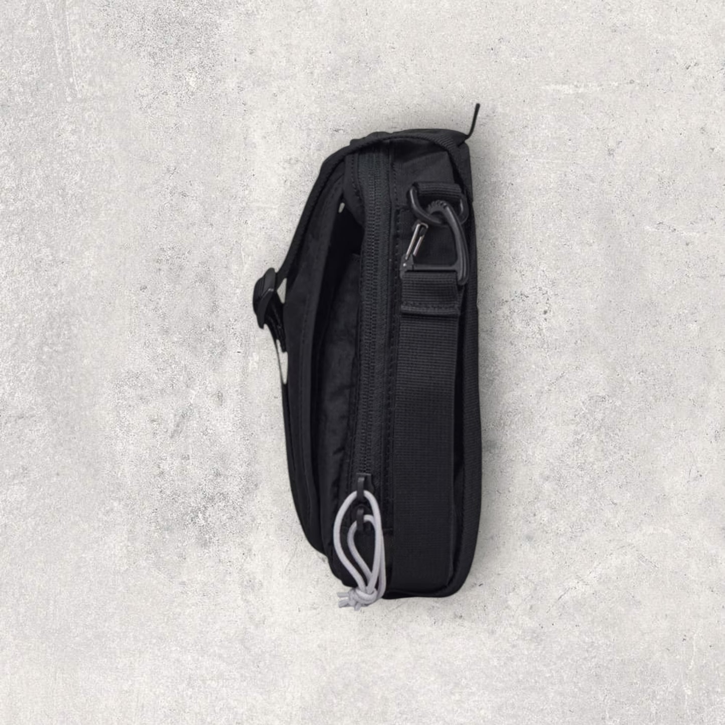 BERGHAUS XODUS CROSS BODY BAG - BLACK