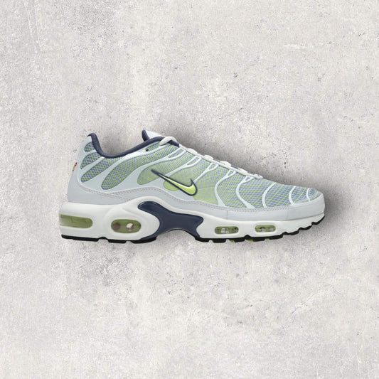 NIKE AIR MAX PLUS TN - PEPPLE GREY/LIME STEEL