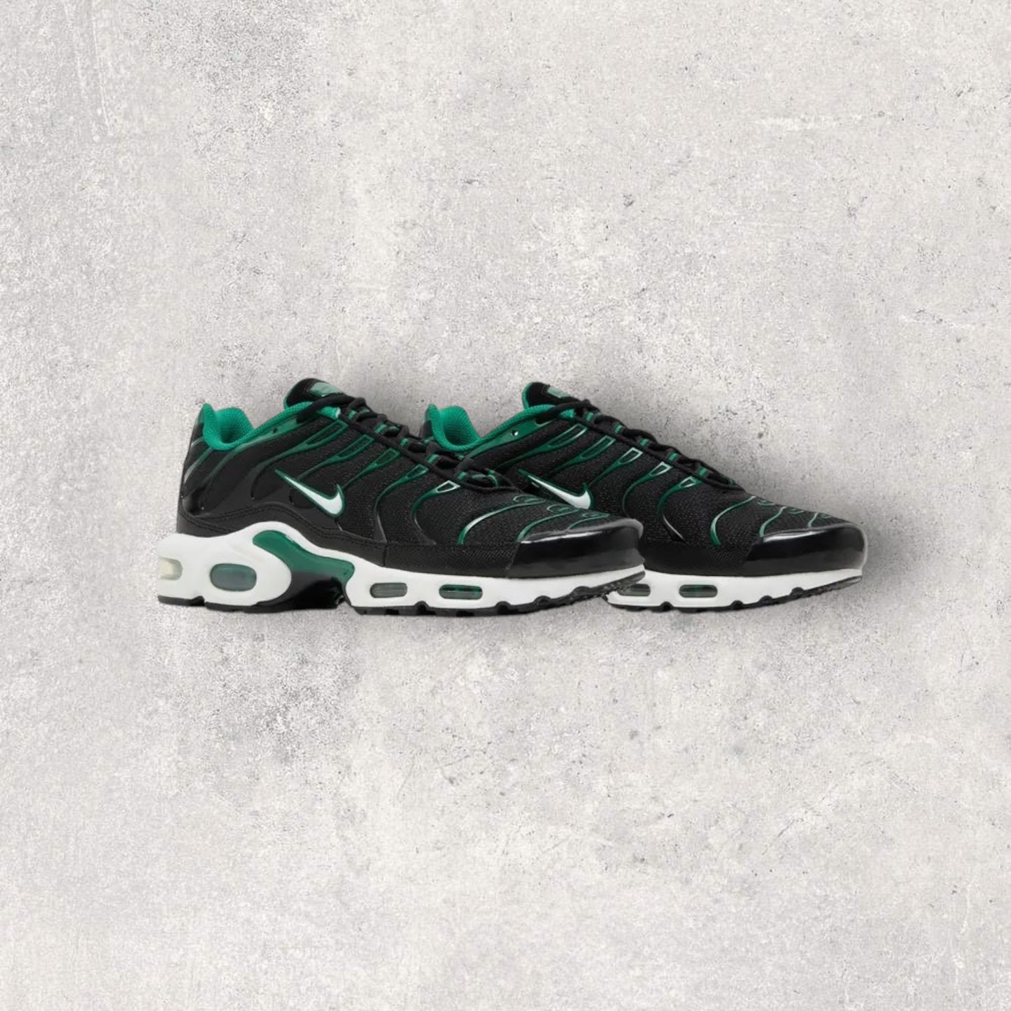 NIKE AIR MAX PLUS TN - BLACK MALACHITE