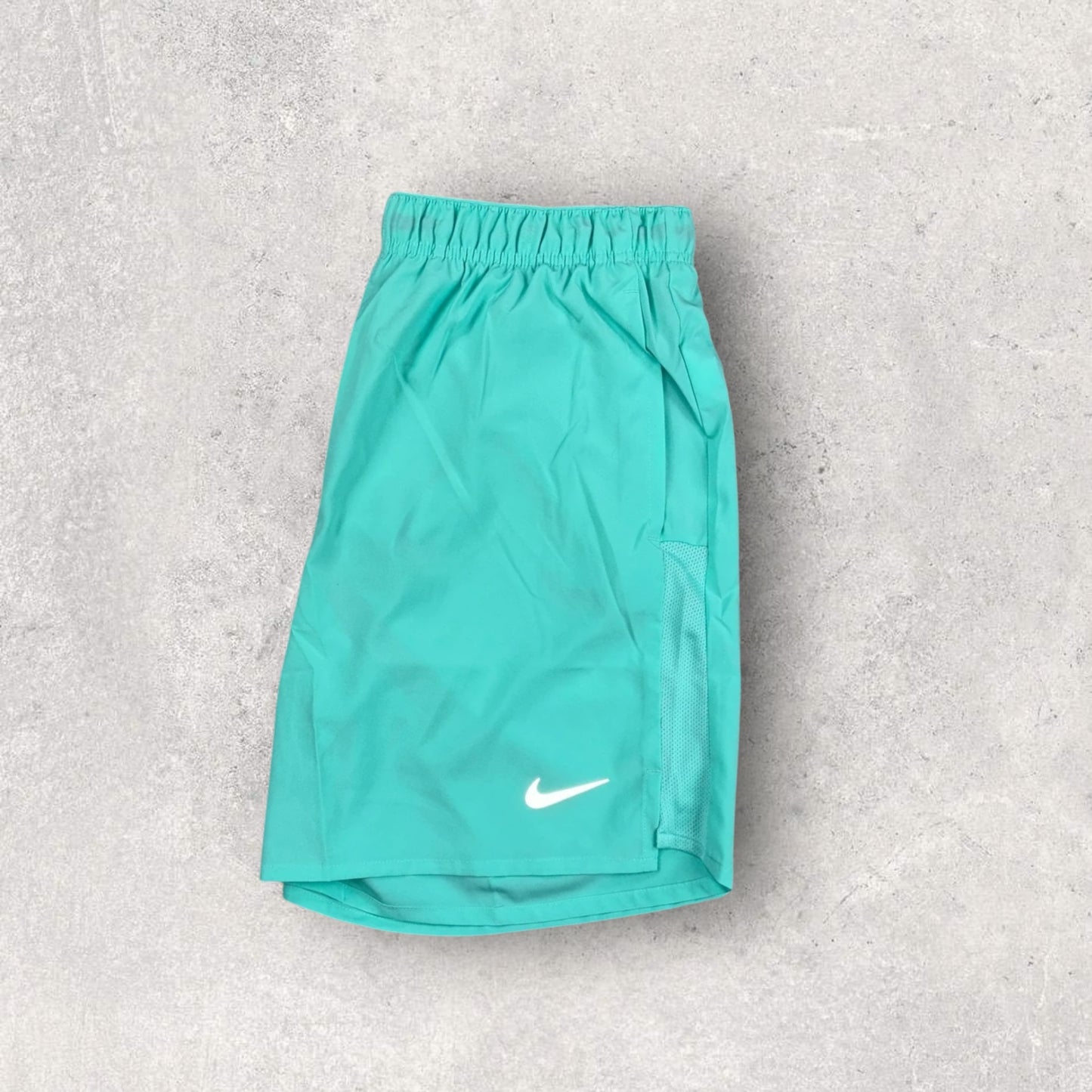 NIKE CHALLENGER 7 SHORTS - MINT