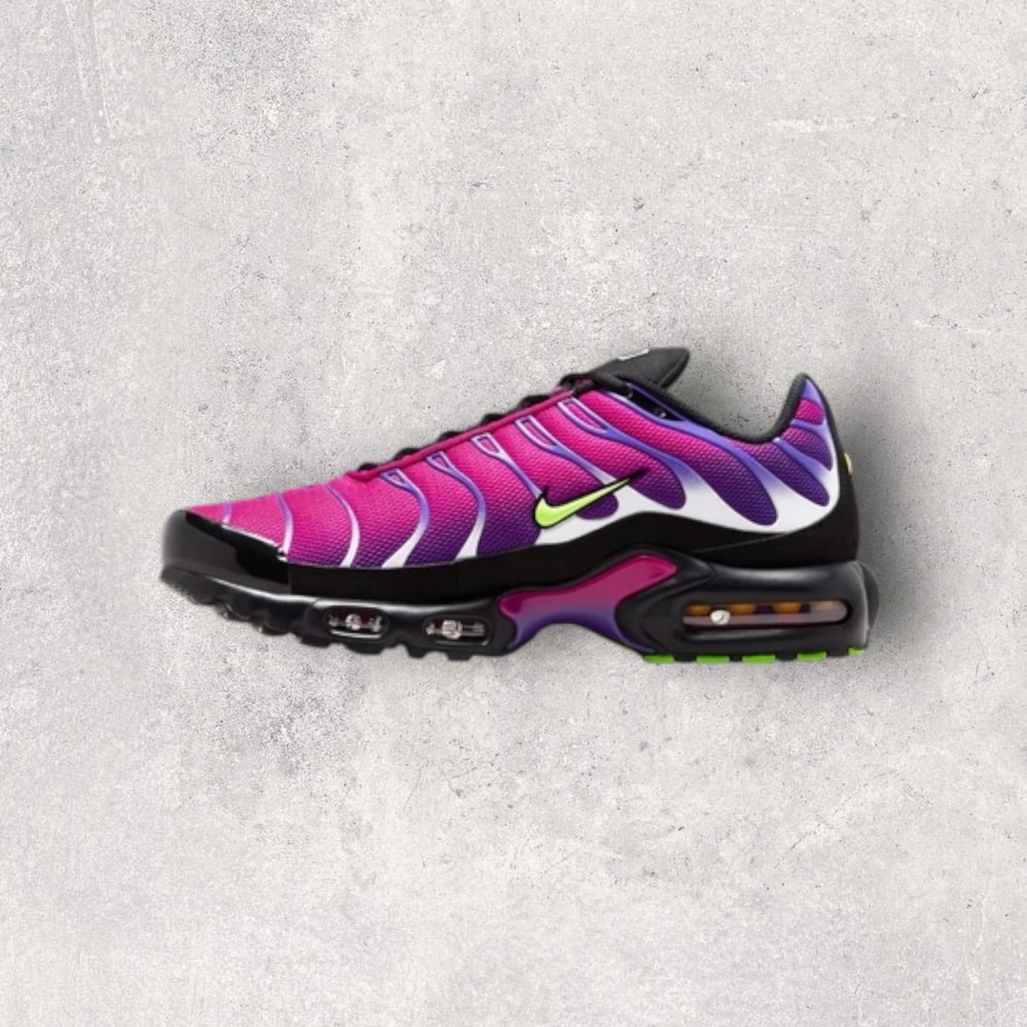 NIKE AIR MAX PLUS TN - FIREBERRY