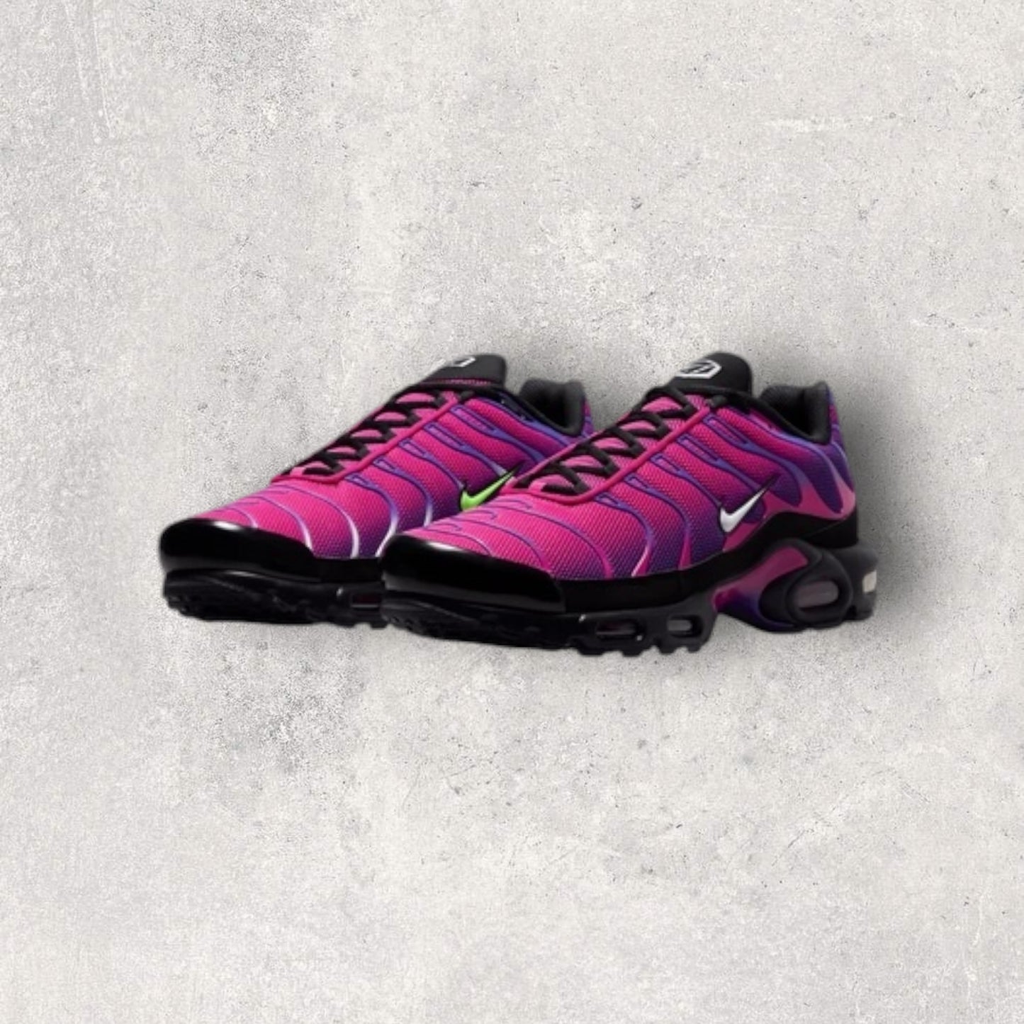 NIKE AIR MAX PLUS TN - FIREBERRY